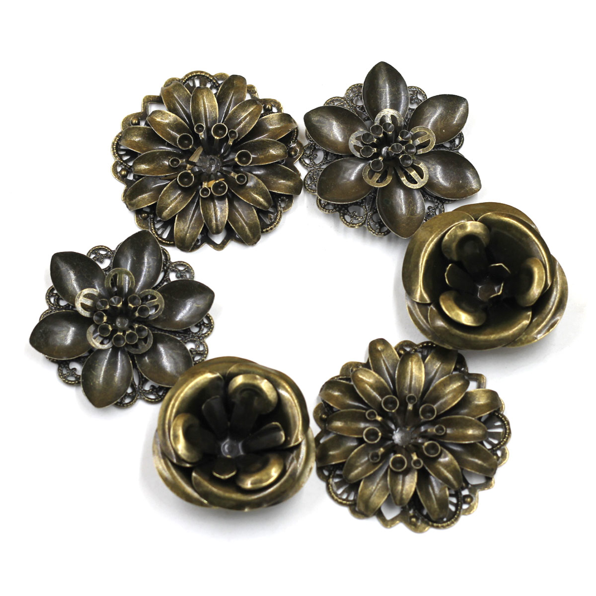 Craft Embellishments - Combinaison d'embellissements à motifs de fleurs,