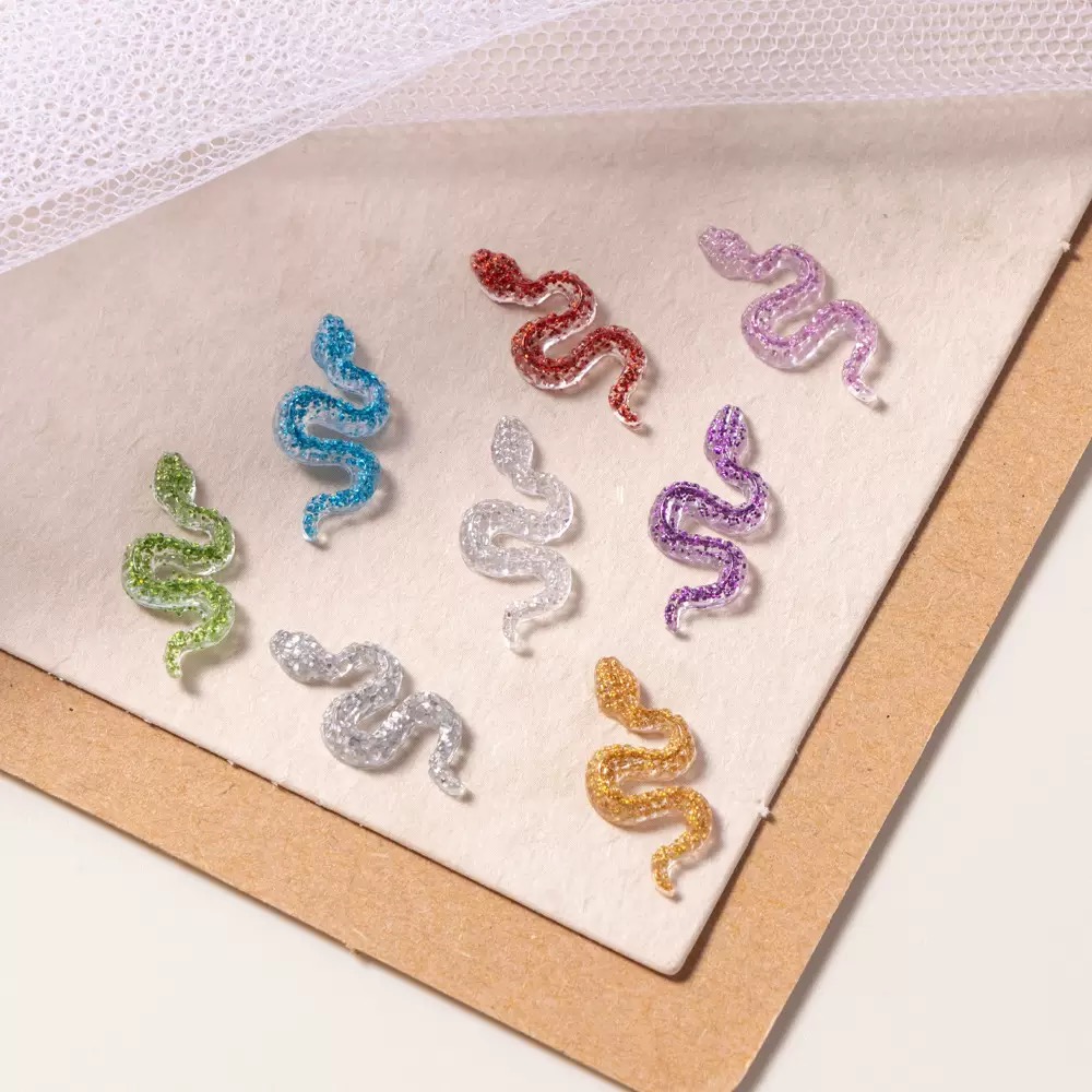 Mini-breloques en résine serpe - Embellishment Glue Craft avis et prix